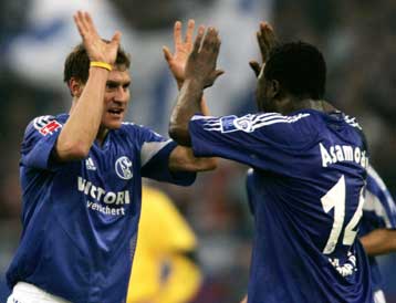 Σε δυσχερή οικονομική θέση η Σάλκε, που αποβάλλει τους ακροδεξιούς οπαδούς της