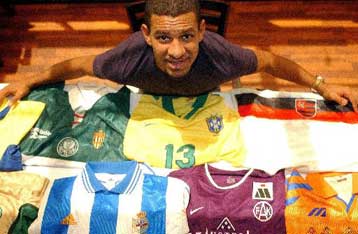 «Κρεμάει» τα ποδοσφαιρικά του παπούτσια ο 34χρονος Τζαλμίνια