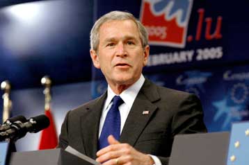 Προς ουσιαστική αποκατάσταση σχέσεων με τη Γερμανία κινείται ο Μπους