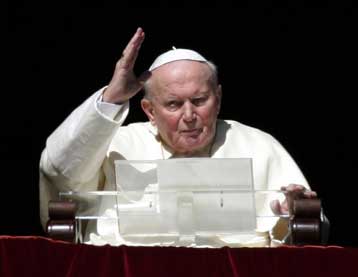 Σε επιτυχή επέμβαση τραχειοτομής υπεβλήθη ο Πάπας Ιωάννης-Παύλος Β