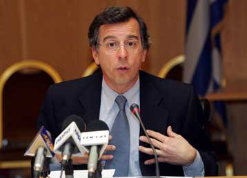 Κατατέθηκε στη Βουλή το σχέδιο νόμου για την ίδρυση και λειτουργία εμπορευματικών κέντρων