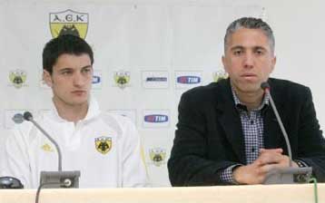 Το εγκώμιο του Σάντος έπλεξε ο Ίβιτς πριν το ματς της ΑΕΚ με την Καλλιθέα