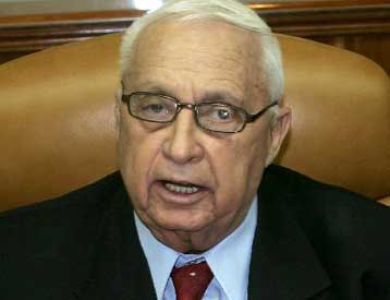 Τελεσίγραφο Σαρόν στον Μαχμούντ Αμπάς μετά τη φονική επίθεση στο Τελ Αβίβ