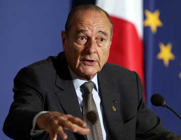 Γαλλική Βουλή και Γερουσία αποφασίζουν τη Δευτέρα για το δημοψήφισμα