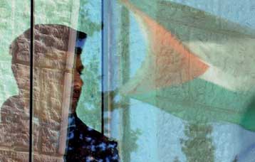 Σε ευθύνη της Συρίας για την αιματηρή επίθεση στο Τελ Αβίβ επιμένει η κυβέρνηση Σαρόν