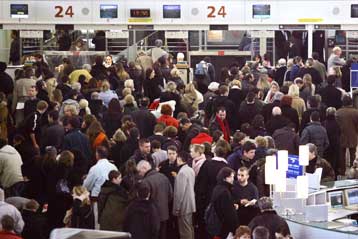 Στη «μαύρη λίστα» των αμερικανικών αεροδρομίων και οι αναπτήρες των επιβατών