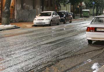 Χιόνια στη Μακεδονία, συναγερμός και πάλι για τη στάθμη του Έβρου