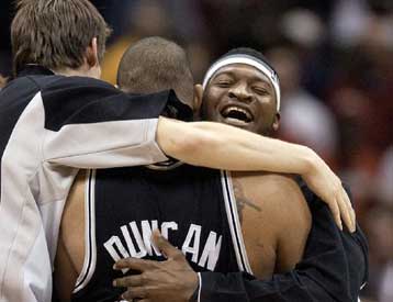 Στα ουράνια οι Σπερς μετά τη νίκη επί των Καβαλίερς μέσα στο Κλίβελαντ