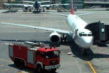 Αεροσκάφος εκκενώθηκε στο αεροδρόμιο του Μάντσεστερ μετά από εκδήλωση φωτιάς