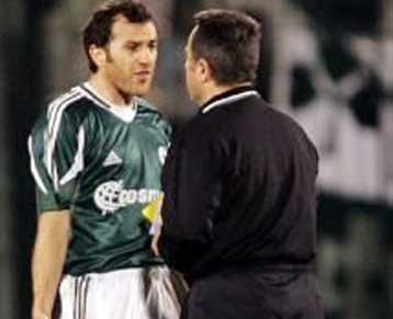 Τον κίνδυνο ποινής οκτώ αγωνιστικών αντιμετωπίζει ο Γκούμας, που κλήθηκε σε απολογία