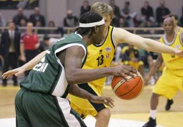 Ο Μακεδονικός πέρασε από το Μαρούσι με 92-89, μικρή διαφορά πήρε ο ΠΑΟΚ