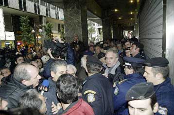 Αγανάκτηση συνταξιούχων για τα αναδρομικά του ΛΑΦΚΑ