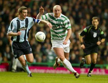 Ανατροπές, αποβολές και γκολ στις καθυστερήσεις «σημάδεψαν» το ματς των Ρέιντζερς