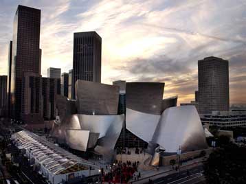 Λιγότερη λάμψη για το Disney Hall του Λος Αντζελες ύστερα από παράπονα… γειτόνων