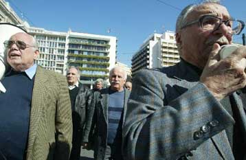 Στον αέρα τα αναδρομικά του ΛΑΦΚΑ για 250.000 συνταξιούχους