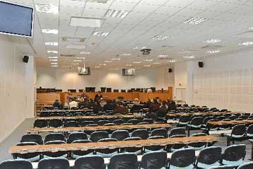 «Ανοίγει» στη Γαλλία η πολύκροτη δίκη για εκτεταμένο δίκτυο παιδεραστίας