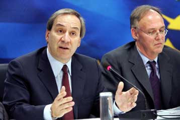 Στο 6,1% του ΑΕΠ ανήλθε το έλλειμμα του προϋπολογισμού το 2004