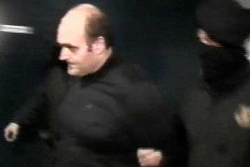 Δεκάδες συλλήψεις στη Νάπολη για την εξάρθρωση της Καμόρα