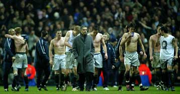 Για διπλό πειθαρχικό παράπτωμα κατηγορεί η UEFA την Τσέλσι