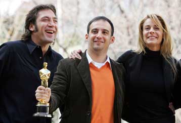 Γενναία απόφαση η βράβευση του Κλιντ Ίστγουντ και της ταινίας μου, λέει ο Αμενάμπαρ