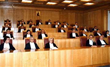 Βαρύ το κλίμα στην ΕΕ για τον «βασικό μέτοχο» – Στην Ολομέλεια του ΣτΕ ο νόμος