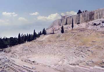Πάνω από 200 εδώλια επιστρέφουν στη θέση τους στο Διονυσιακό Θέατρο