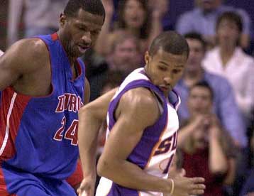 Τρίποντο του Νας με τη λήξη έδωσε τη νίκη στο Φοίνιξ κόντρα στους Πίστονς