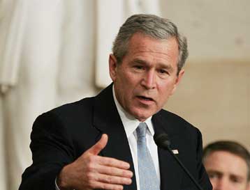 Πλήρη και άμεση αποχώρηση της Συρίας από το Λίβανο έως το Μάιο ζητά ο Μπους