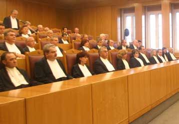 Τη γνώμη του Ευρωπαϊκού Δικαστηρίου για το «βασικό μέτοχο» ζητά ο εισηγητής του ΣτΕ