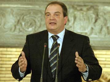 Χρονοβόρα διαδικασία η λύση για τα αναδρομικά του ΛΑΦΚΑ, λένε οι συνταξιούχοι