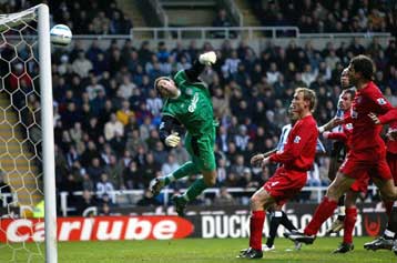 Η Νιούκαστλ έστειλε… μήνυμα στον Ολυμπιακό, νικώντας 1-0 την Λίβερπουλ