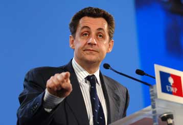 Συντριπτικό ποσοστό υπέρ του «ναι» στο Ευρωσύνταγμα από το κυβερνών γαλλικό κόμμα