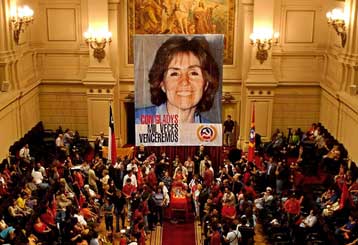 Έχασε τη μάχη για τη ζωή η ηγέτις του Κομμουνιστικού Κόμματος Χιλής Γκλάντις Μαρίν