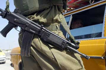 Δύο Ισραηλινοί στρατιώτες τραυματίστηκαν από πυρά Παλαιστινίων στη Χεβρώνα