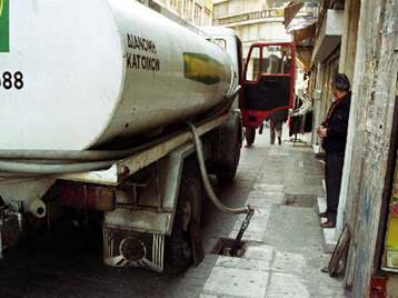 Νέα άνοδος στις τιμές των καυσίμων πλήττει τα νοικοκυριά