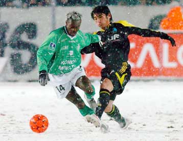 Εξαιτίας τραυματισμού και όχι αντικειμένου που τον σημάδεψε δεν αγωνίστηκε ο Μπαρτέζ