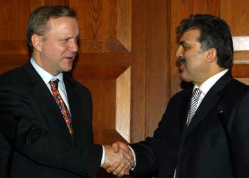 Την ανάγκη υπογραφής της Τελωνειακής Ένωσης «υπενθύμισε» στην Αγκυρα η τρόικα της ΕΕ