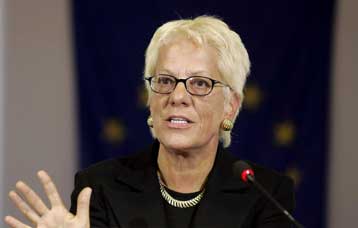 Η Σερβία δεν έχει την πολιτική βούληση να συλλάβει τον Μλάντιτς, λέει η Ντελ Πόντε