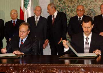 Τα «ημίμετρα» Ασαντ καταδικάζουν οι ΗΠΑ εν μέσω φιλοσυριακών διαδηλώσεων στη Βηρυτό