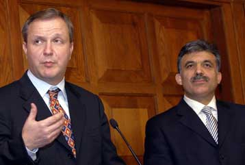 Οι καλές σχέσεις με την ΕΕ «περνούν» από την Κύπρο διαμήνυσε στην Αγκυρα ο Όλι Ρεν