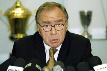 Κάτω τα χέρια από τον Ολυμπιακό, το μήνυμα του Κόκκαλη