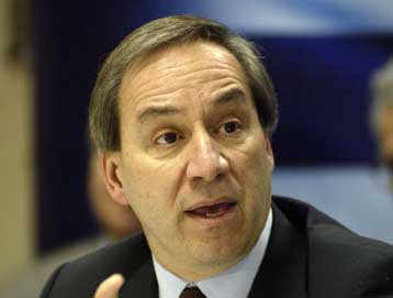 Τρία σενάρια για τη σταθεροποίηση της οικονομίας συζήτησαν Αλογοσκούφης-Αλμούνια