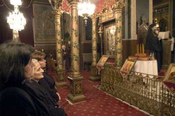 Κατώτερη των προσδοκιών η συμμετοχή των πολιτών στις αγρυπνίες