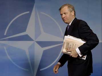 Δεν αποκλείει συμμετοχή της ΕΕ σε εμπόλεμη σύρραξη ο γγ του ΝΑΤΟ