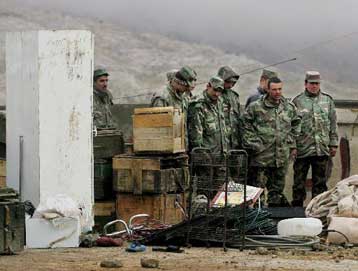 Αρχισε η αποχώρηση περίπου 7.000 Σύρων στρατιωτών από το έδαφος του Λιβάνου