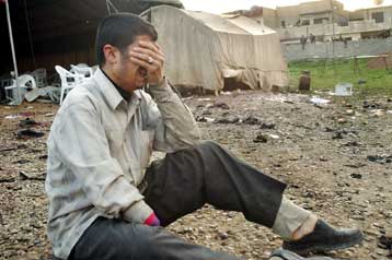 Τουλάχιστον 46 νεκροί από επίθεση αυτοκτονίας σε τέμενος στη Μοσούλη