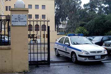 Πρόστιμα σε τηλεοπτικούς σταθμούς για τον τρόπο κάλυψης της κρίσης στην Εκκλησία