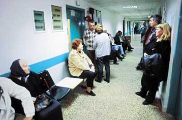 Φυλάκιση 15 μηνών με αναστολή σε χειρουργό επειδή δέχθηκε «φακελάκι»