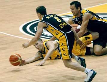 Με ξέσπασμα ενός δεκαλέπτου, η ΑΕΚ 75-59 την Πρόκομ και έθεσε βάσεις πρόκρισης