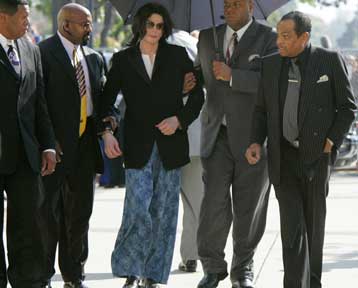 Για ασέλγεια εις βάρος του κατηγόρησε 15χρονος τον Μάικλ Τζάκσον